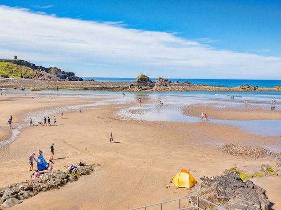 Summerleaze beach