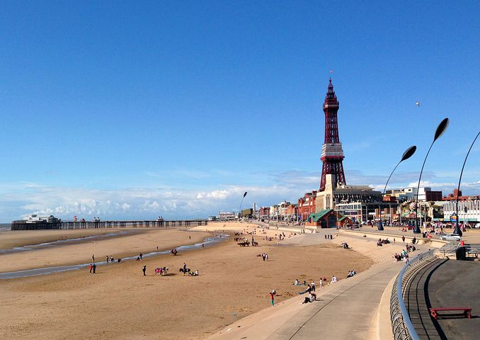 Blackpool-Sands-Beach