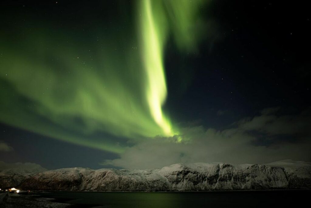 Northern-Lights-Travel-Experiences